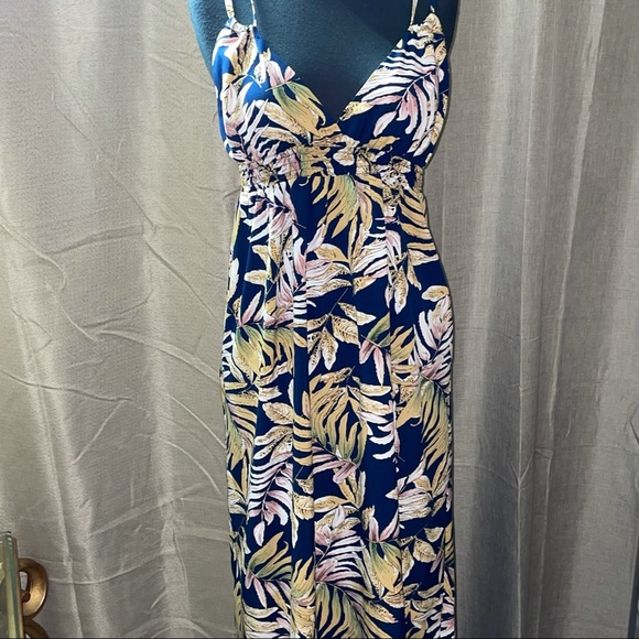 Tropical Maxi Dress - Picture 2 of 8